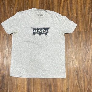 Nice Levi’s t shirt